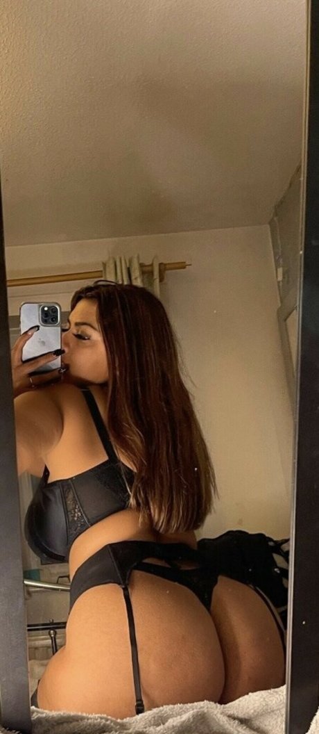 Shahira x hot model galleries