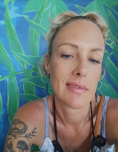 famous female onlyfans beautiful nude archive