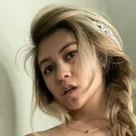 Cammylii naked model archive