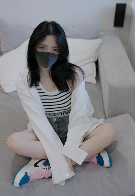 perfect shemale onlyfans free naked pic