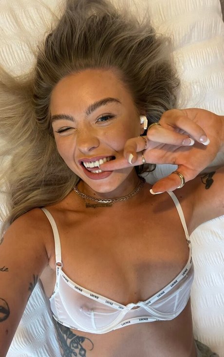 Jess Geary sex model img