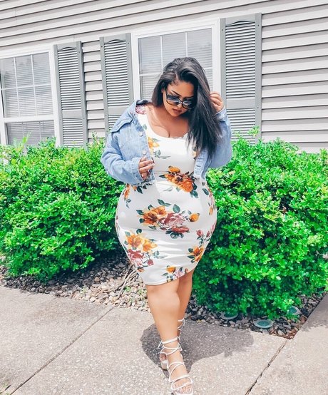 big tits curvy onlyfans sexy naked image