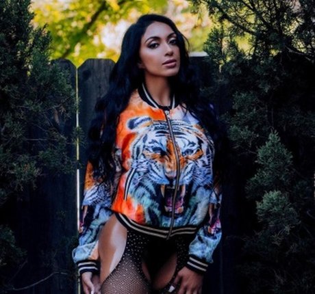 Sumeet Sahni nice actress images