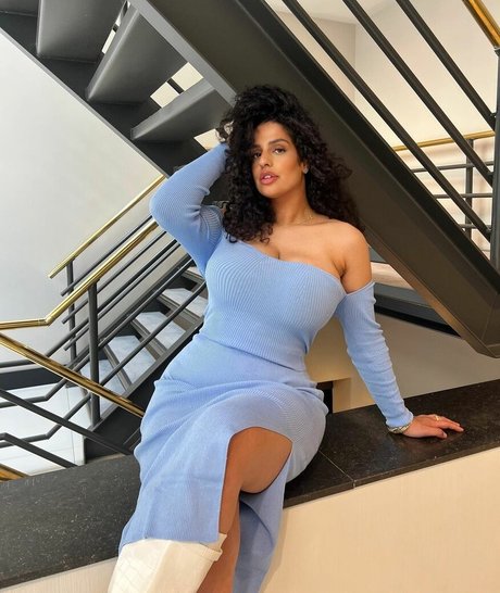 mature asian onlyfans perfect picture