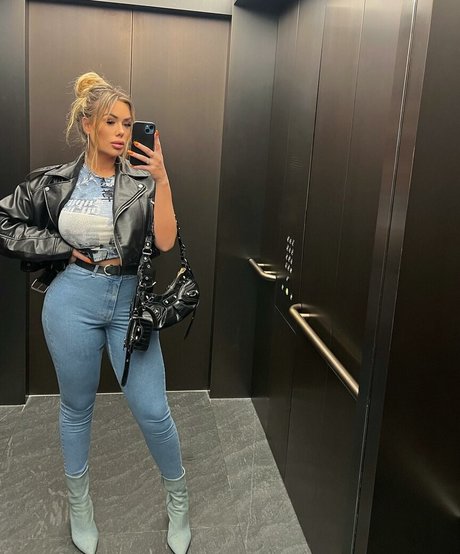 Lisa Amber beautiful actress image