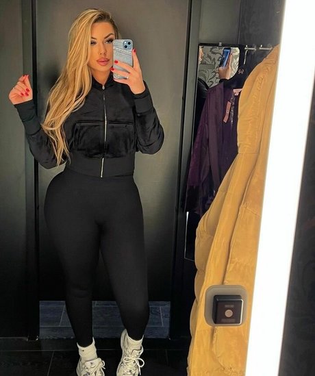 Lisa Amber star art gallery