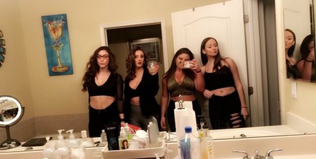 Dana S top model image