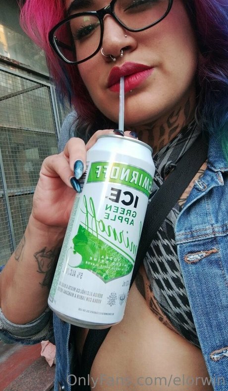 elorwin erotic model picture