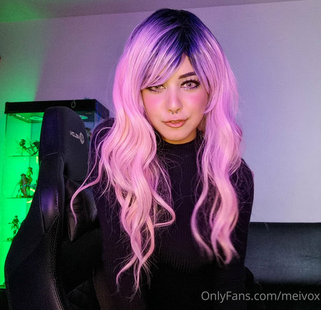 meivox erotic model pic