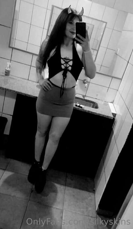 silkyskins model perfect picture