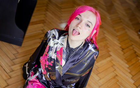 silkyskins nude actress image