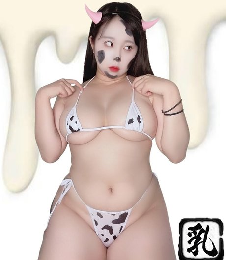 Milky Ueda hd pornstar photo