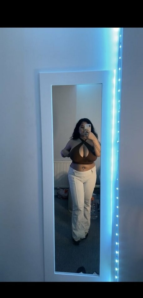 Boa Hancock model hot pic