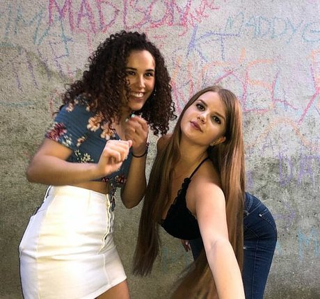 Elizabeth M star porn picture