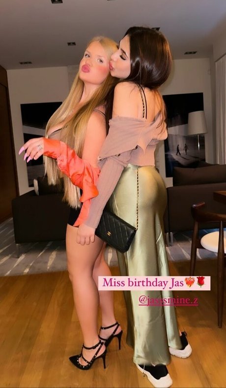 Elizabeth M nude actress archive