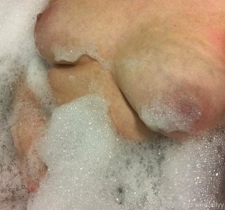 ellyy exclusive star img