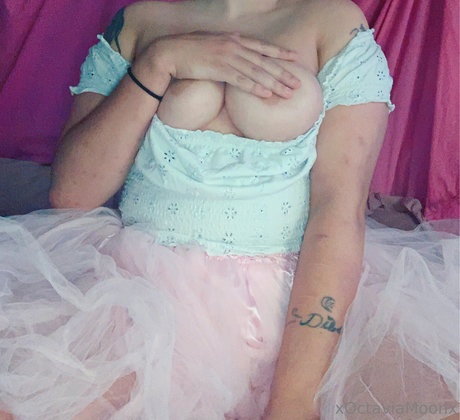 xoctaviamoonx pornstar img