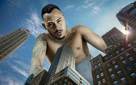 giant pablo model high quality img