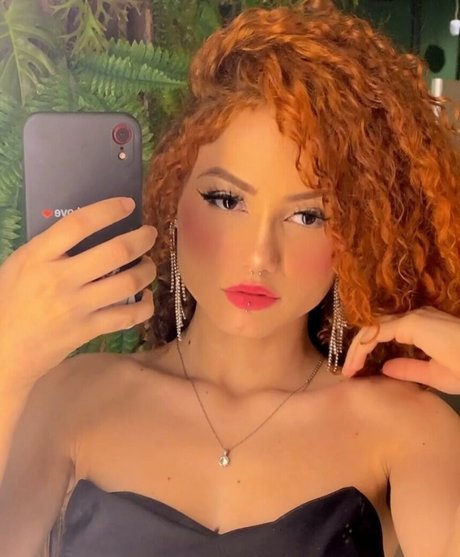 Monique Silva beautiful star pictures