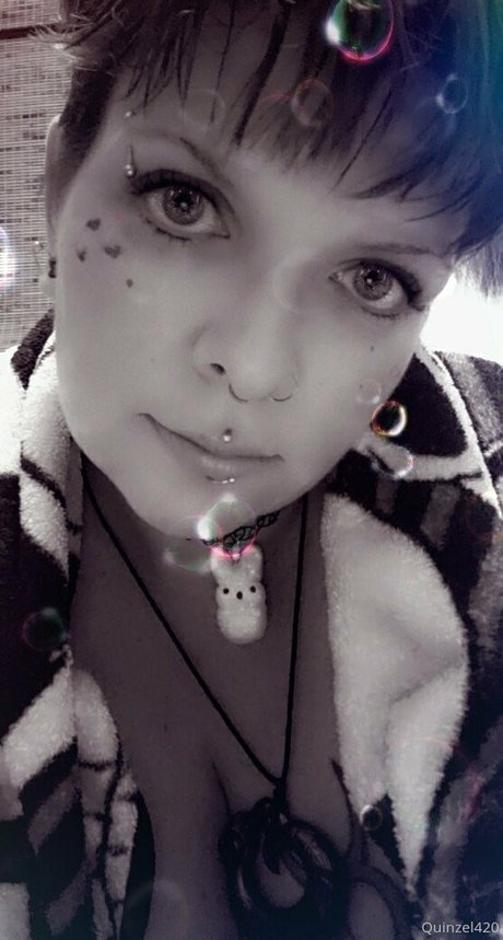 quinzel420 pornstar beautiful photo