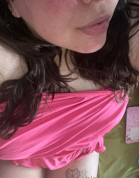 val acanthus star nudes pictures