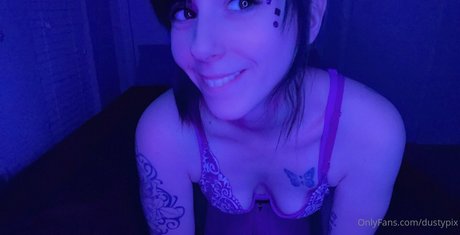 prettypixie113 model naked galleries