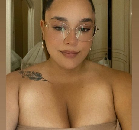 Letizia Scrivani nude model archive