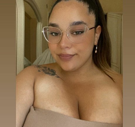 Letizia Scrivani sexy star galleries