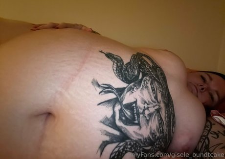 gisele bundtcake Profile pic