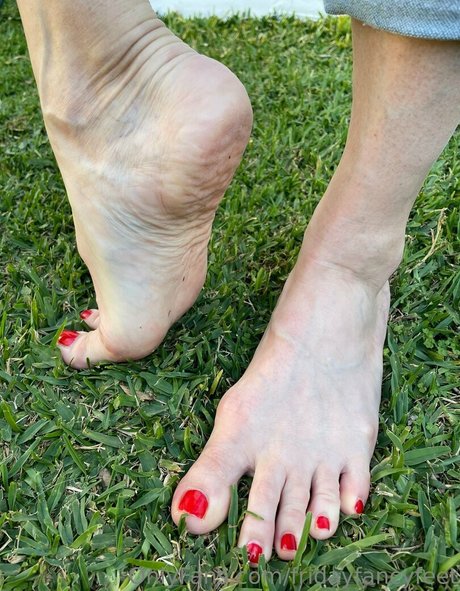 fridayfancyfeet nude pornstar image