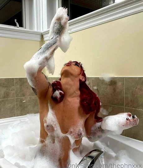 Thephnxxx model nudes photo