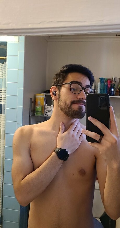 tragicgaynerd pornographic model image