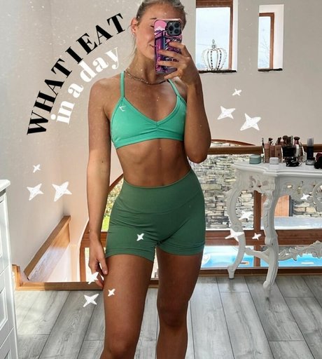 Fiona Simpson hd model pic