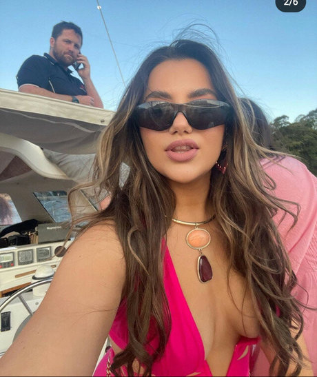 Frenchfever pretty model photo