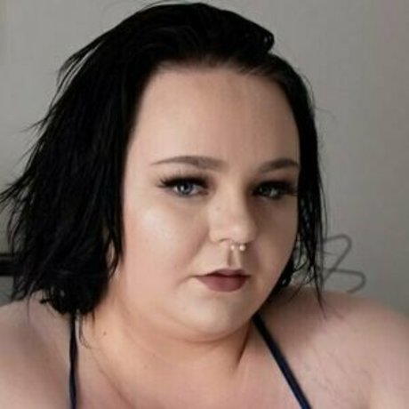 peytonthomasfree model art gallery