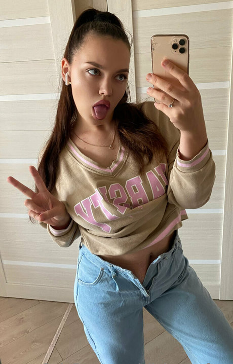 silviamayy top actress img