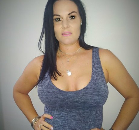 chanelbeexx model xxx picture