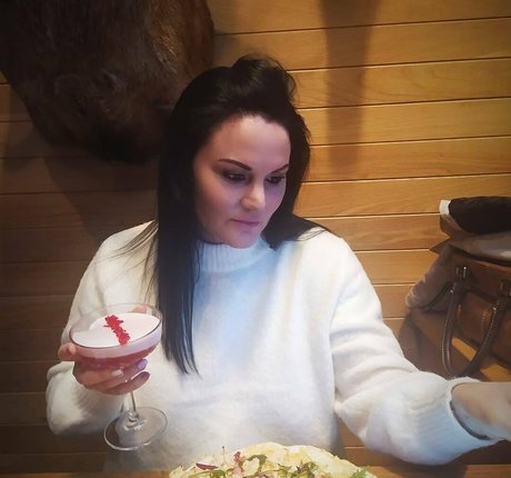 chanelbeexx xxx model pictures