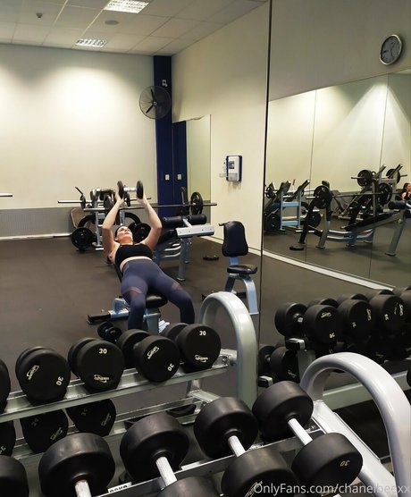 chanelbeexx pretty actress photo