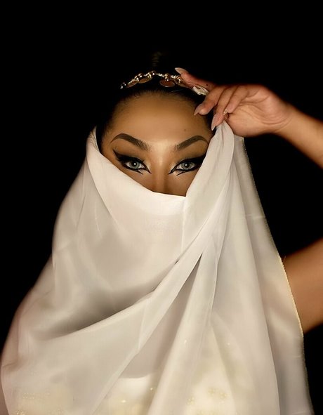 ohmyfkinyea nude model pic