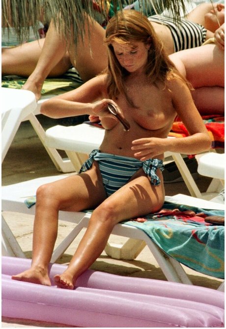 Patsy Palmer star pornographic images