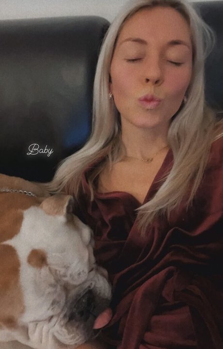 Carina Witthoeft adult model pic