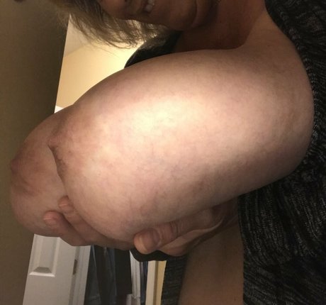 hairy asian onlyfans pornographic photo