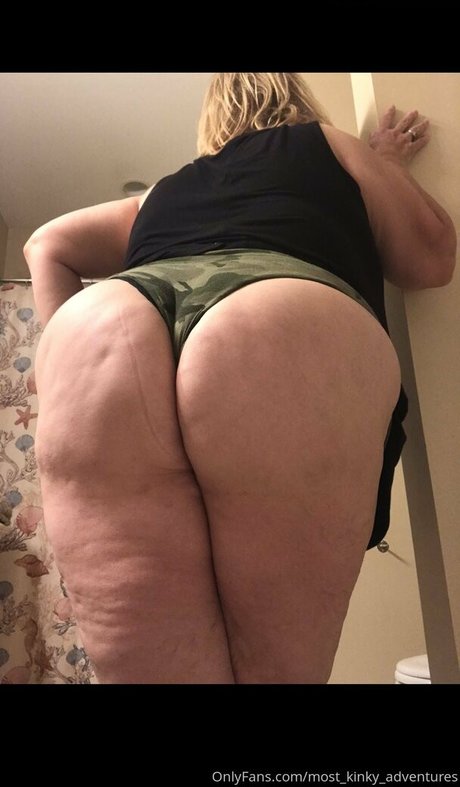 most kinky adventures model high quality pic