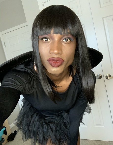 Itsvaleriemay hot star galleries