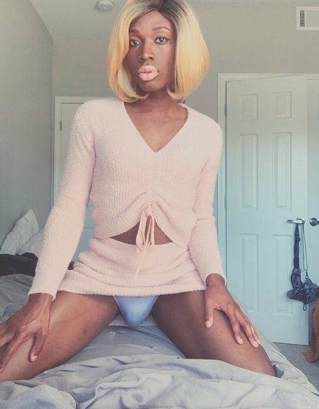 Itsvaleriemay Quick model image