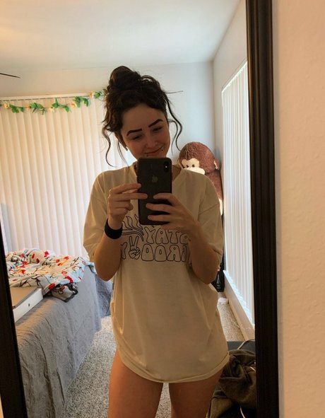 Beeyawnka xxx pornstar picture