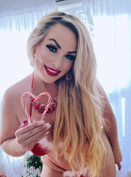 love misssarah basic star nude archive