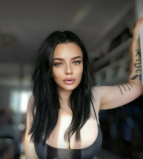 yoursweetiana star erotic photos