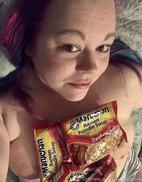 yourgalphronia free actress photos